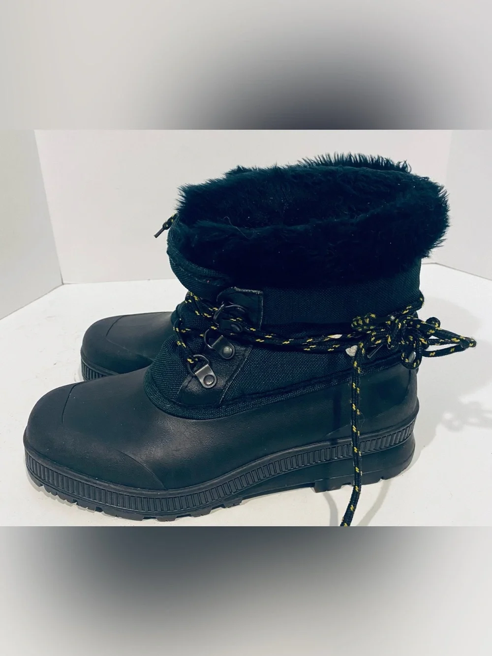 Sorel Womens Joan Of Arctic Winter Boots Size 9 Olive Green Black Rubber Duck